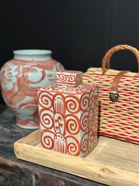 7235 Red and white tea jar - Image 4